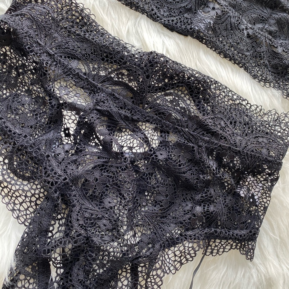 Lingerie Set - Picture 6 of 10